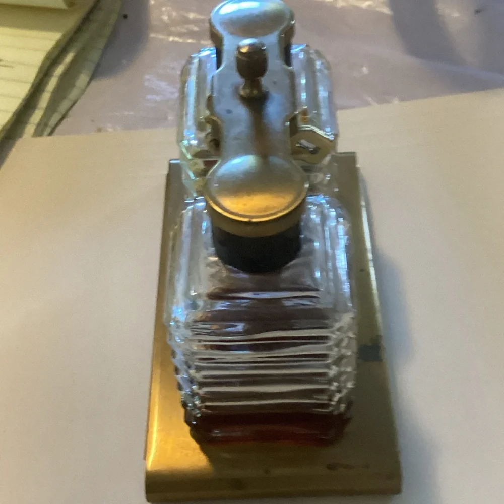 Elegant Gold and Clear Glass Bath Accessory Set